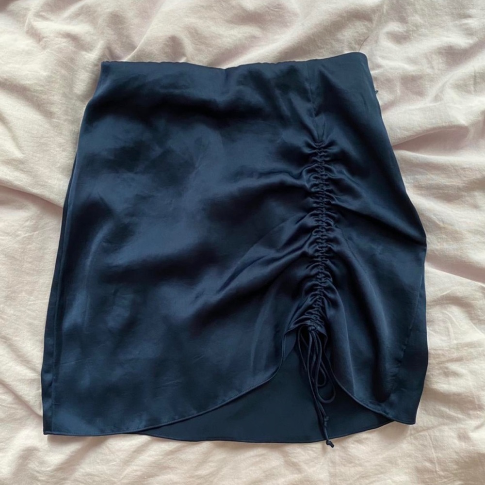 Aritzia wilfred allusion skirt
